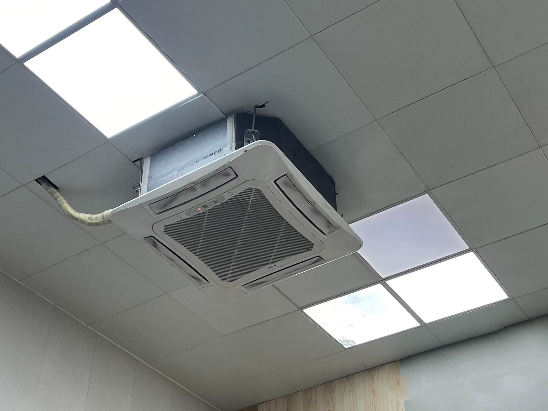 專業(yè)上門(mén)回收空調(diào)