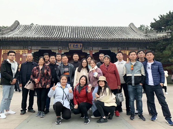 越邦機(jī)電員工北京之旅合照